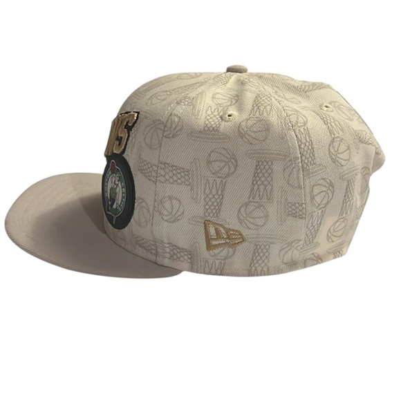 Boston Celtics New Era 2023/2024 NBA Champions 9FIFTY Locker Room Snapback Hat - Picture 6 of 9